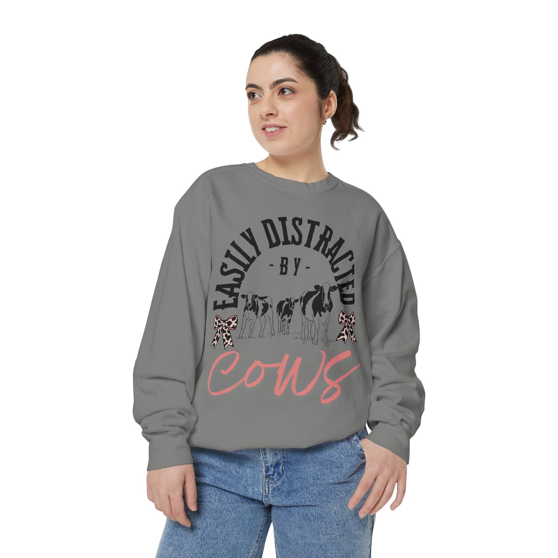 Comfort Colors-Easily Distracted by Cows Sweatshirt, Cozy Farm Life Apparel, Gift for Animal Lovers, Cute Casual Wear, Vintage Style Sweatshirt