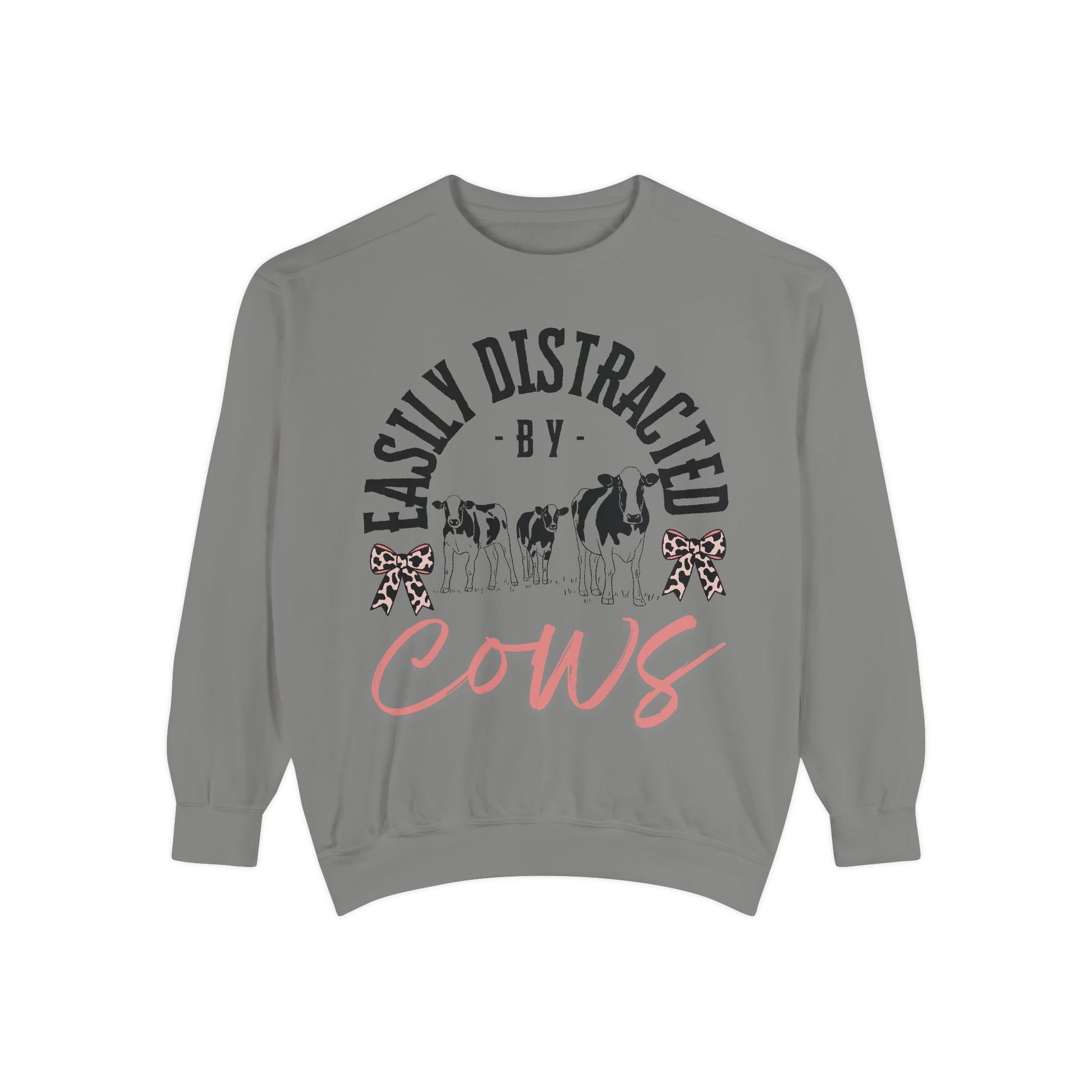 Comfort Colors-Easily Distracted by Cows Sweatshirt, Cozy Farm Life Apparel, Gift for Animal Lovers, Cute Casual Wear, Vintage Style Sweatshirt