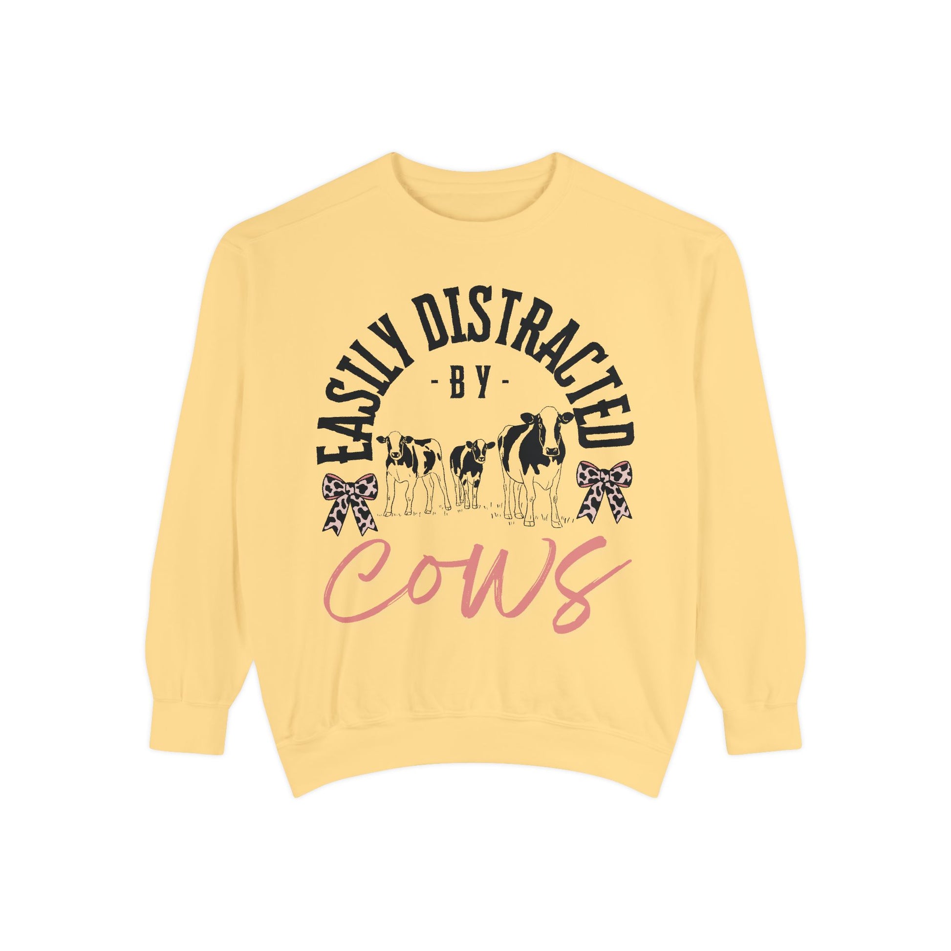 Comfort Colors-Easily Distracted by Cows Sweatshirt, Cozy Farm Life Apparel, Gift for Animal Lovers, Cute Casual Wear, Vintage Style Sweatshirt