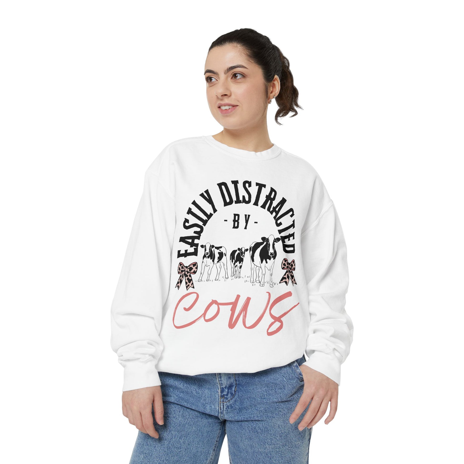 Comfort Colors-Easily Distracted by Cows Sweatshirt, Cozy Farm Life Apparel, Gift for Animal Lovers, Cute Casual Wear, Vintage Style Sweatshirt